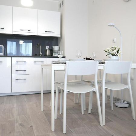 Storczyk & Szampanski Apartamenty Blizej Morza Kolobrzeg Bagian luar foto